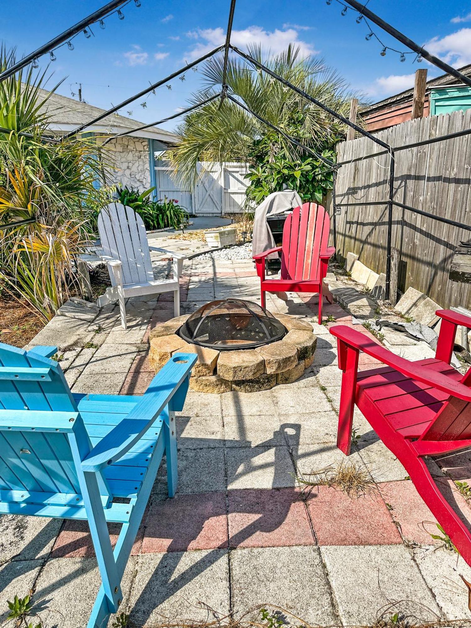 Peaceful Lydia Hide-o-way - Unwind Near Beach, Breakfast, & Go-karts! Holiday home